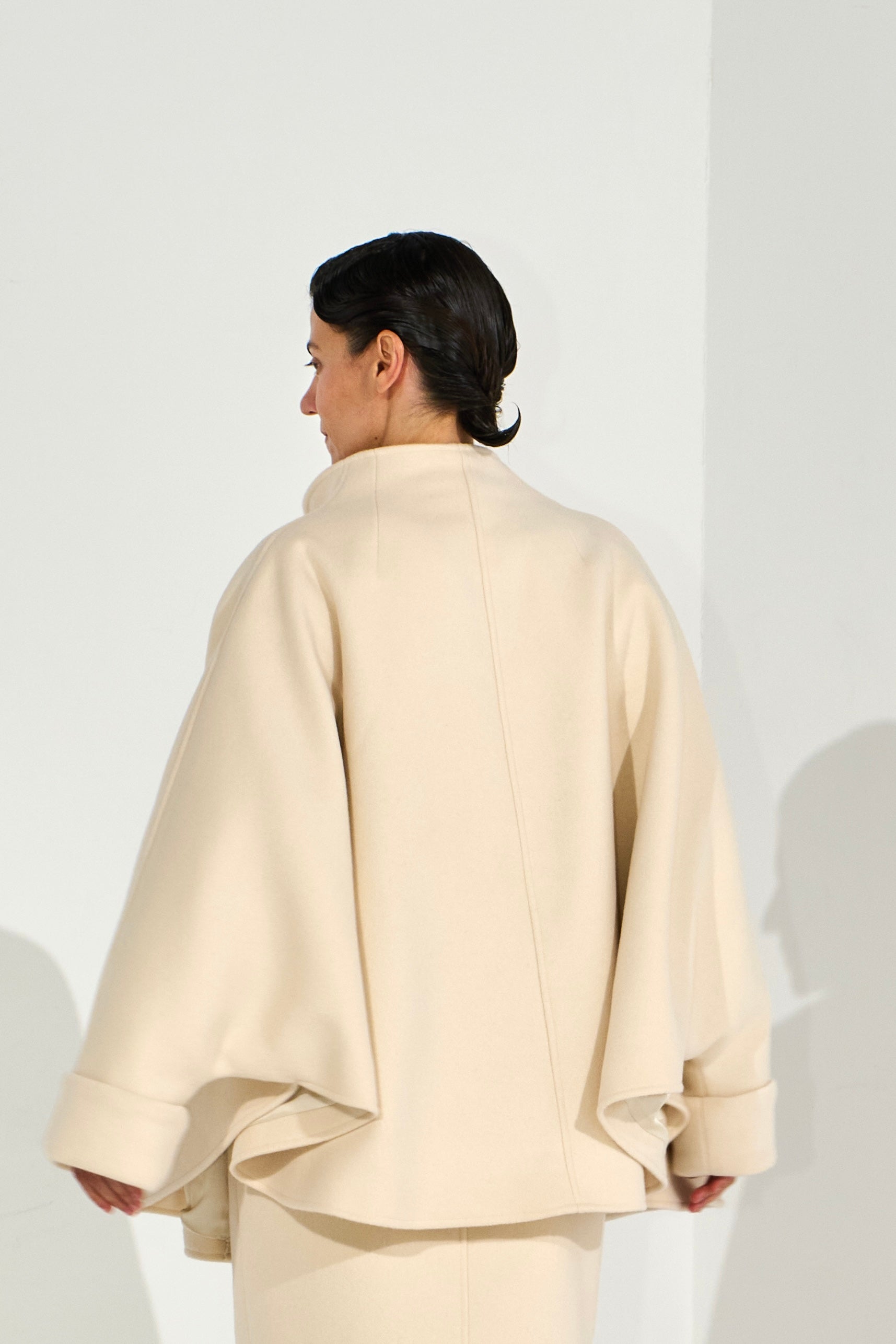 sculpture cape coat | nadia
