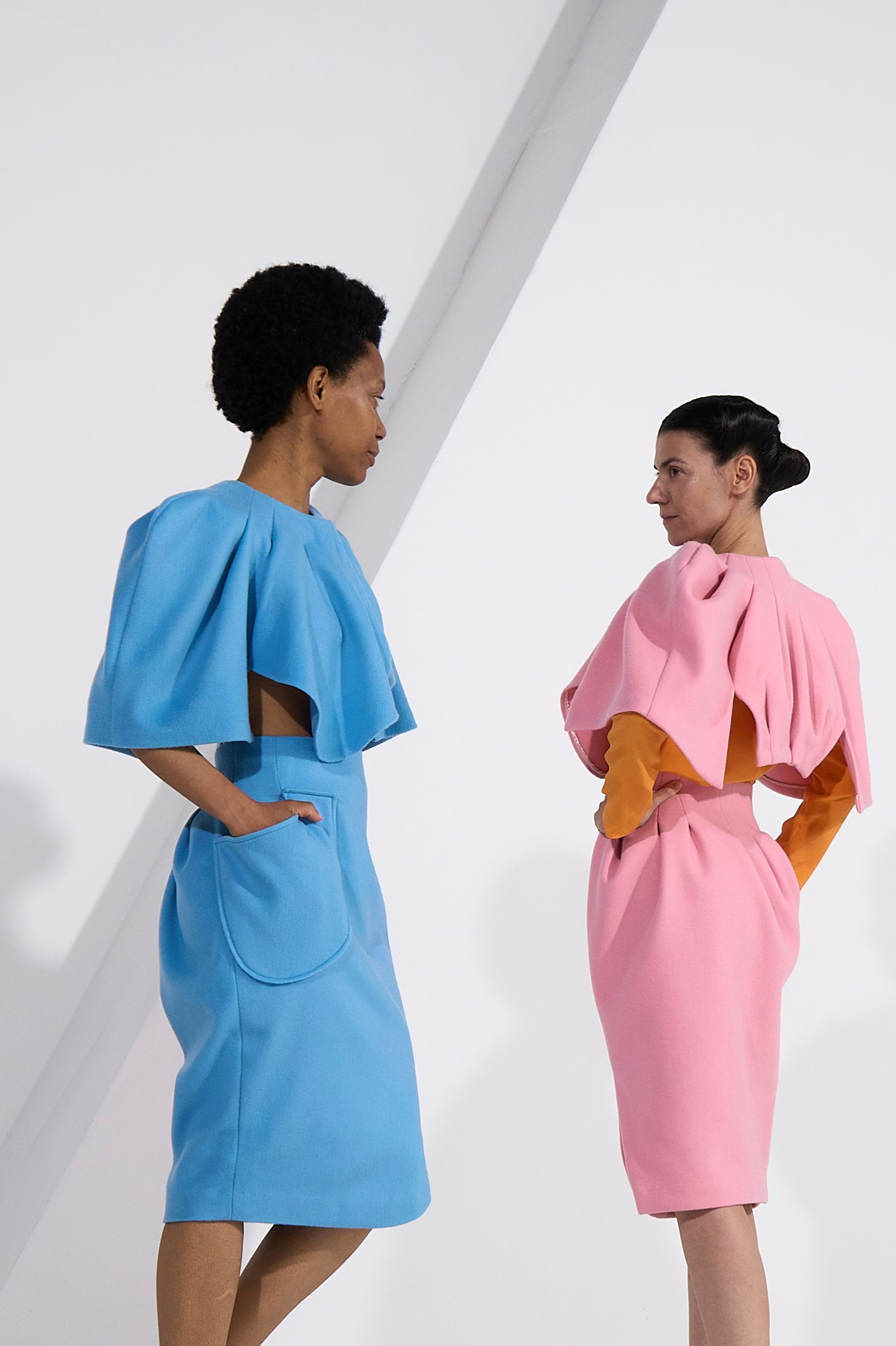 odd mini cape | nadia